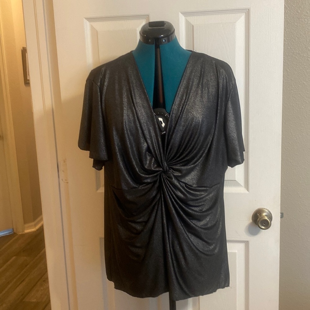 JBS, metallic V neckline, short sleeve top. 3X.